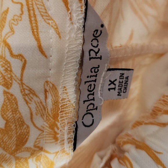 Ophelia Roe,  NWT,  Women's Shorts, Size 1x, White and yellow 💛 - Picture 3 of 8